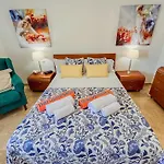 Apartmán Spacious Two Bedroom In Centre *