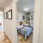 Apartment Spacious Two Bedroom In Centre *