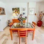 Spacious Two Bedroom In Centre * マルベーリャ