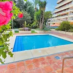 Spacious Two Bedroom In Centre アパート マルベーリャ