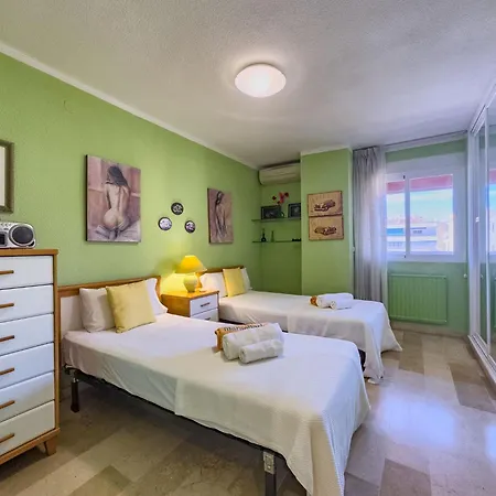 Spacious Two Bedroom In Centre Apartman Marbella