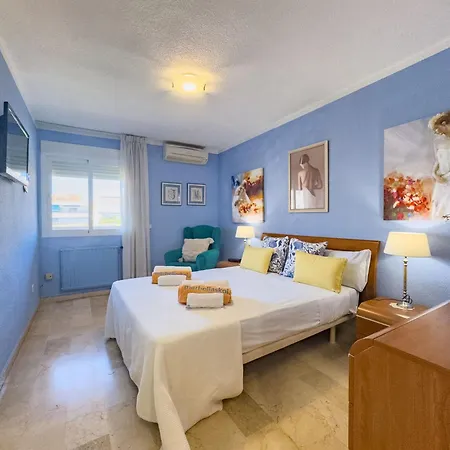 Spacious Two Bedroom In Centre *