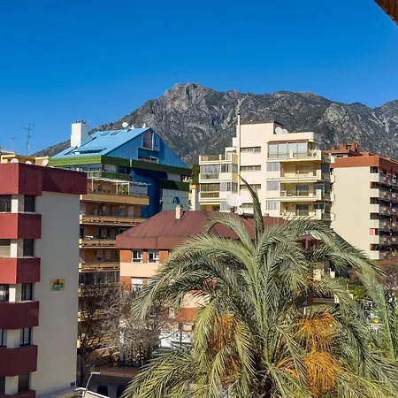 Spacious Two Bedroom In Centre Apartment *