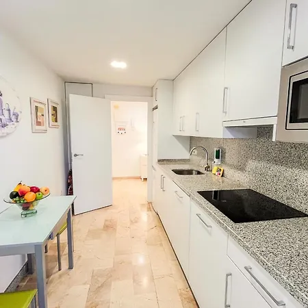 Spacious Two Bedroom In Centre Appartement