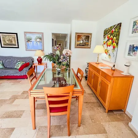 Appartement Spacious Two Bedroom In Centre Marbellac