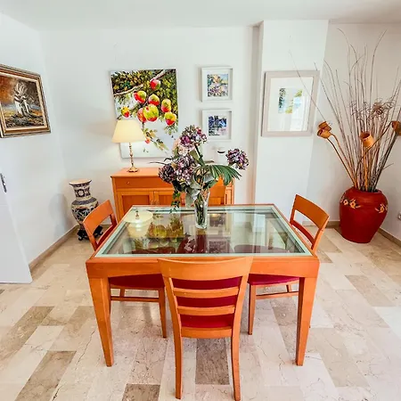 Spacious Two Bedroom In Centre * Marbellac