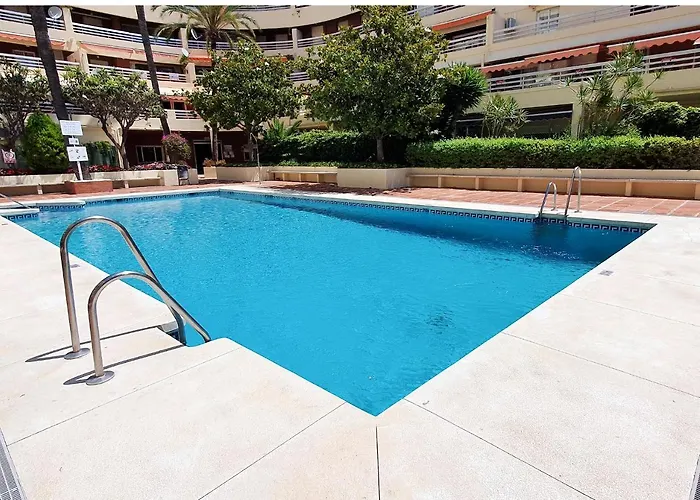 アパート Spacious Two Bedroom In Centre