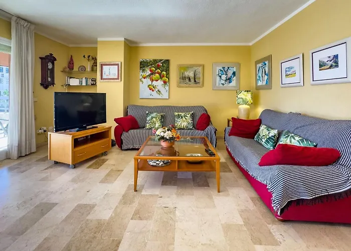 Spacious Two Bedroom In Centre Marbella