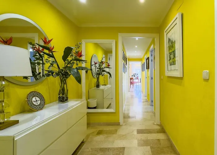 Spacious Two Bedroom In Centre * Marbella