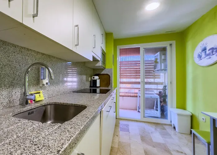 Apartament Spacious Two Bedroom In Centre *