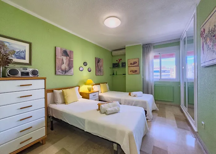 Spacious Two Bedroom In Centre Apartament Marbella