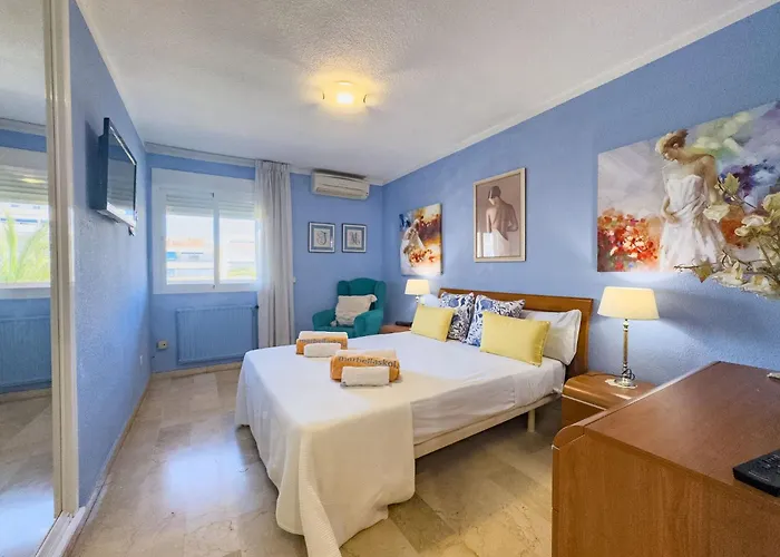 Spacious Two Bedroom In Centre *