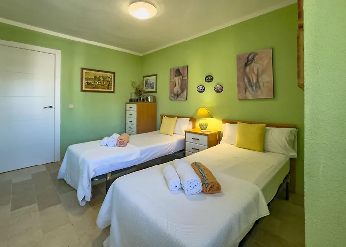 Spacious Two Bedroom In Centre Marbella