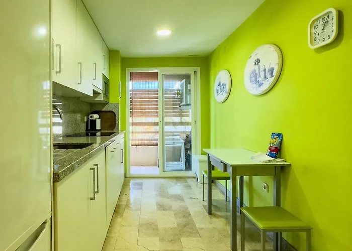 Apartament Spacious Two Bedroom In Centre *