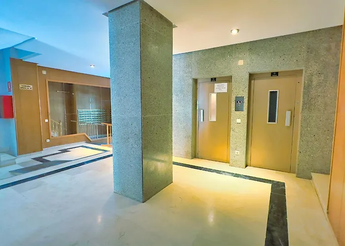Spacious Two Bedroom In Centre アパート マルベーリャ