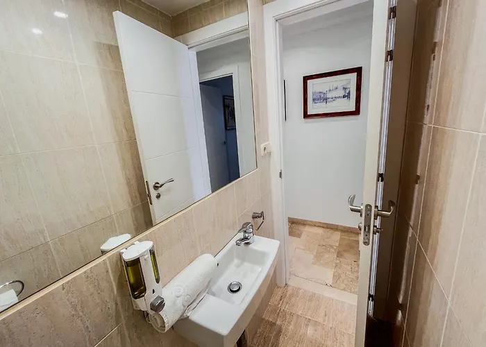 Spacious Two Bedroom In Centre * Марбелья