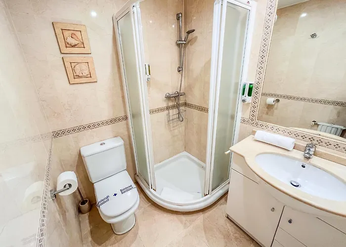 Апартаменты Spacious Two Bedroom In Centre Марбелья