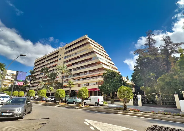 Spacious Two Bedroom In Centre * マルベーリャ