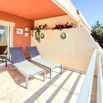 Апартаменты Spacious Two Bedroom In Centre *