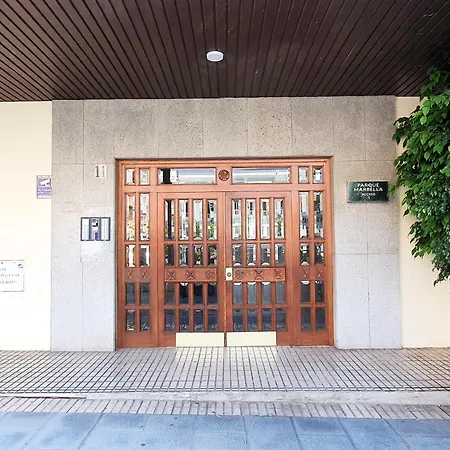 Spacious Two Bedroom In Centre