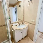 Lejlighed Spacious Two Bedroom In Centre