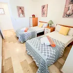 Lejlighed Spacious Two Bedroom In Centre *