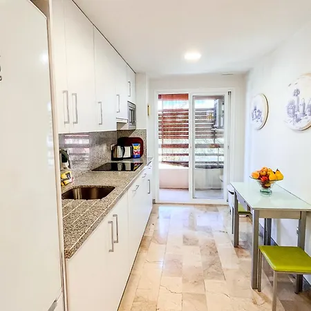 Apartment Spacious Two Bedroom In Centre