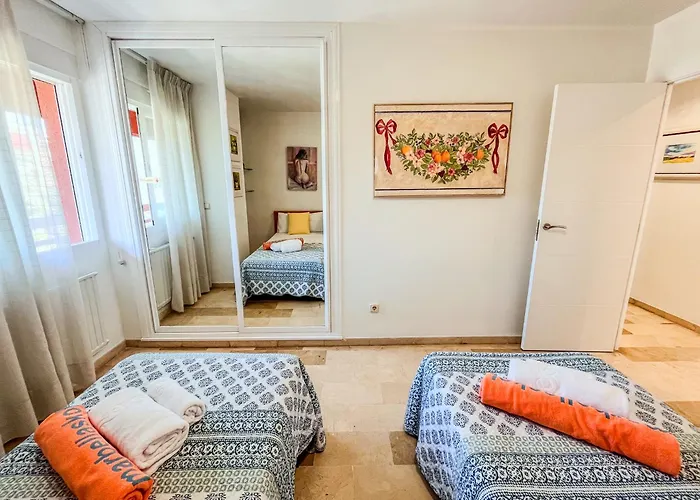 Apartment Spacious Two Bedroom In Centre *