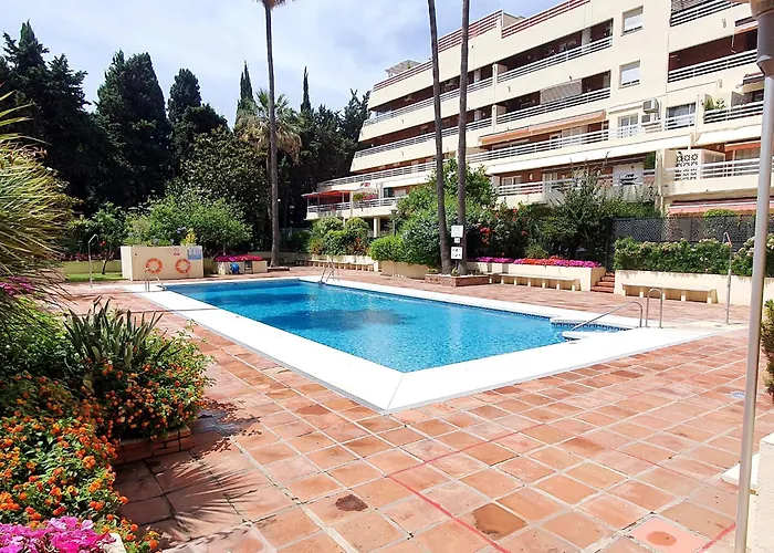 Spacious Two Bedroom In Centre